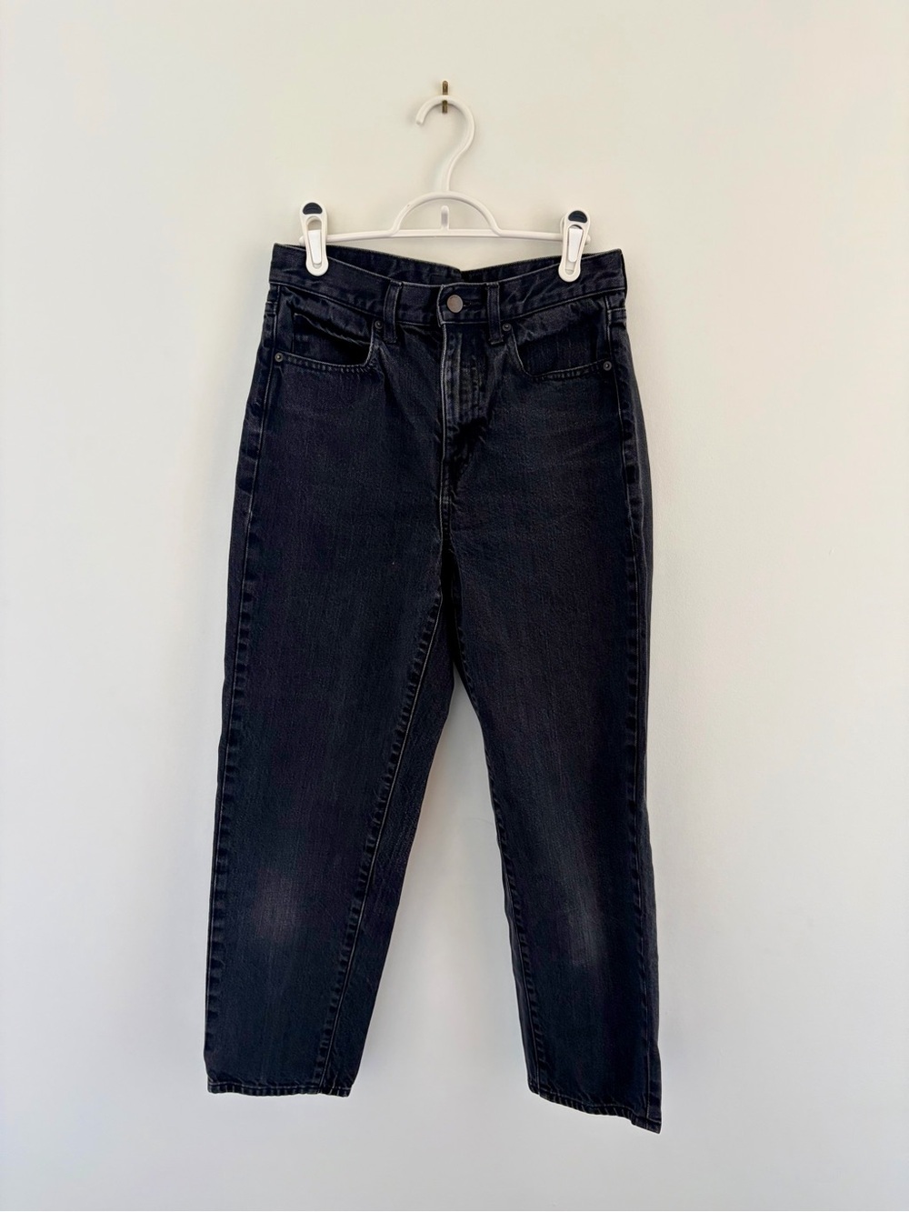 Uniqlo Black Relaxed-Fit Jeans, W25